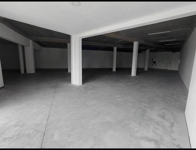 429M² OFFICE TO LET IN HALFWAY GARDENS